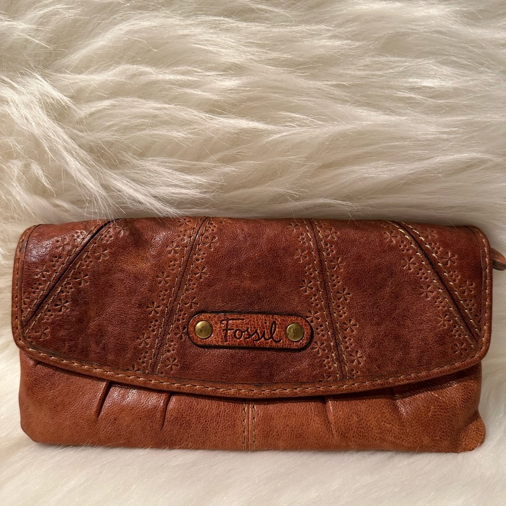Mint condition Fossil Brown Leather Foldover Wallet Clutch